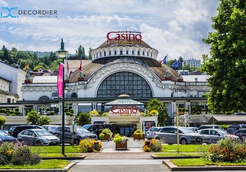 Le Casino d'Evian par DE CORDIER IMMOBILIER Evian