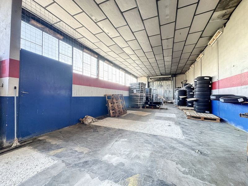 activity premises for sale on MARGENCEL (74200) Sale Activity premises Margencel 74200 700 m²