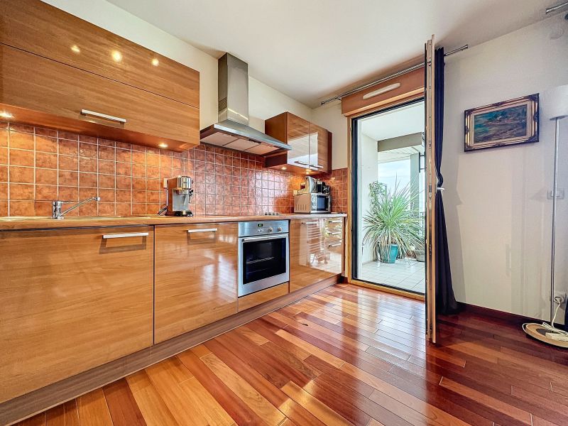 Sale Apartment Évian-les-Bains 74500 78.09 m²