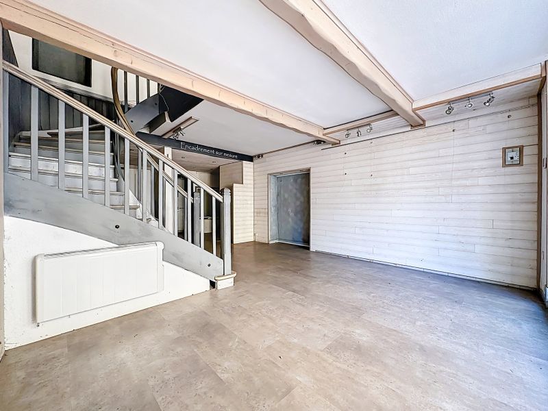 local d'activité en location sur EVIAN LES BAINS (74500) Location Local d'activité Évian-les-Bains 74500 71.39 m²