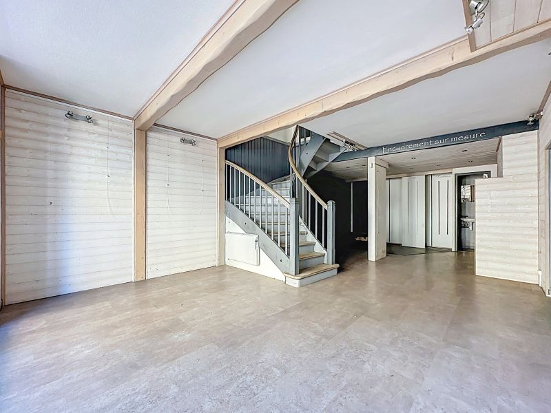 local d'activité en location sur EVIAN LES BAINS (74500) Location Local d'activité Évian-les-Bains 74500 71.39 m²