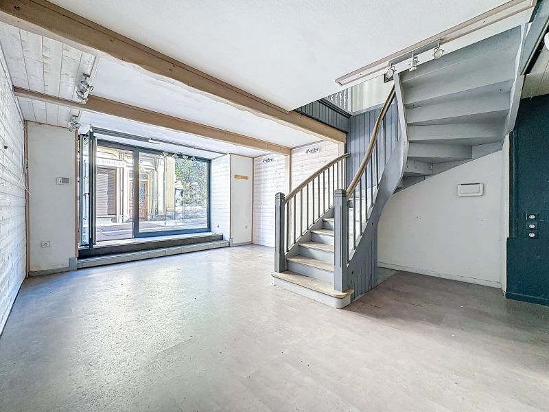 local d'activité en location sur EVIAN LES BAINS (74500) Location Local d'activité Évian-les-Bains 74500 71.39 m²