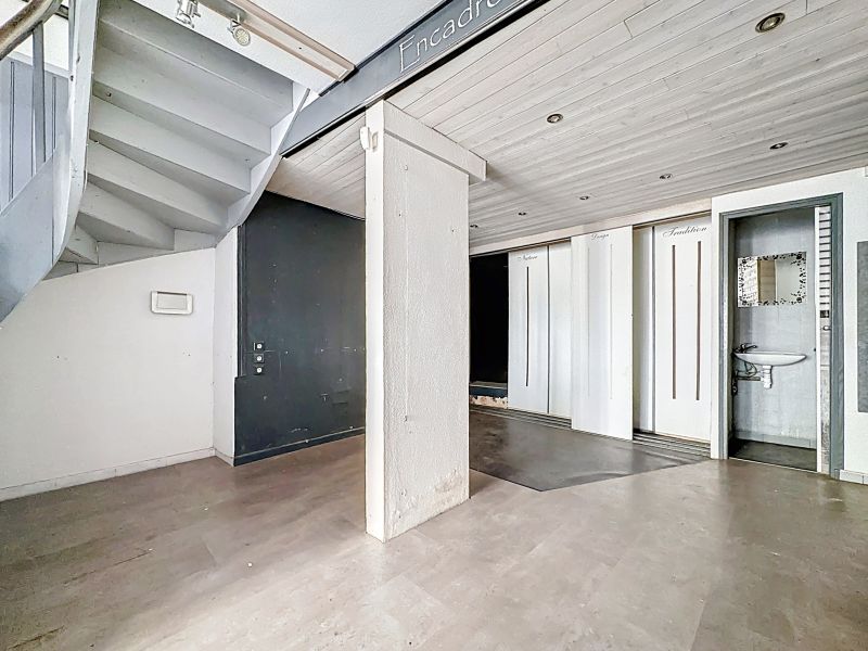 local d'activité en location sur EVIAN LES BAINS (74500) Location Local d'activité Évian-les-Bains 74500 71.39 m²