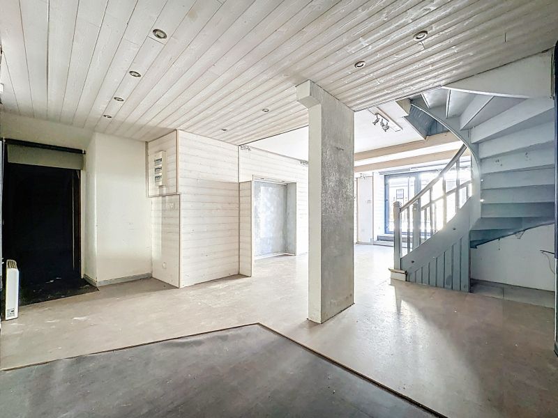 local d'activité en location sur EVIAN LES BAINS (74500) Location Local d'activité Évian-les-Bains 74500 71.39 m²