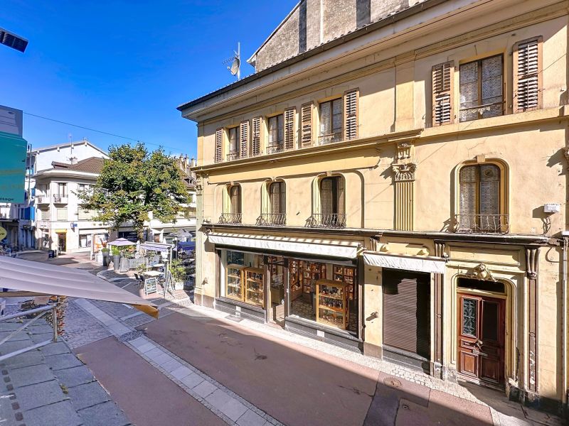 local d'activité en location sur EVIAN LES BAINS (74500) Location Local d'activité Évian-les-Bains 74500 71.39 m²