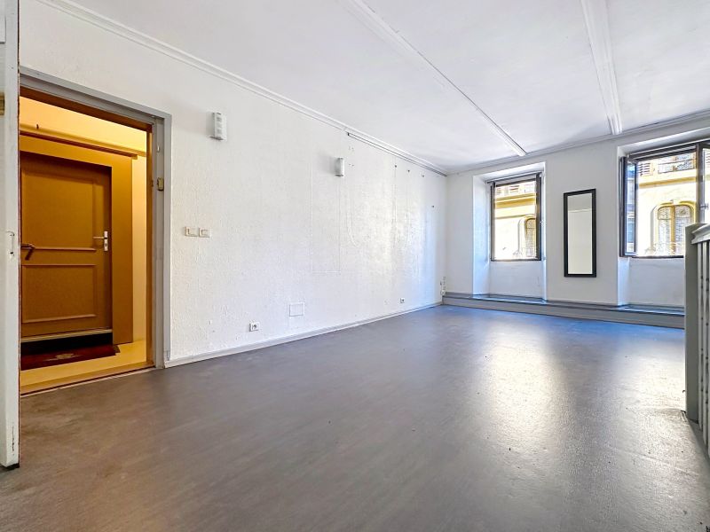local d'activité en location sur EVIAN LES BAINS (74500) Location Local d'activité Évian-les-Bains 74500 71.39 m²