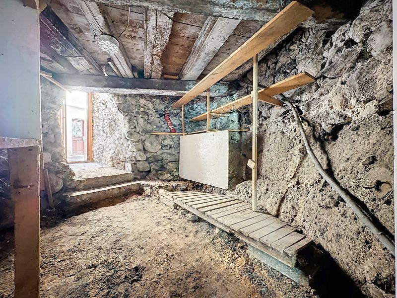 local d'activité en location sur EVIAN LES BAINS (74500) Location Local d'activité Évian-les-Bains 74500 71.39 m²