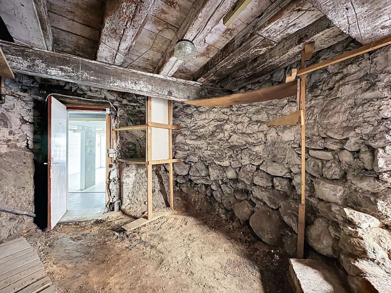 local d'activité en location sur EVIAN LES BAINS (74500) Location Local d'activité Évian-les-Bains 74500 71.39 m²