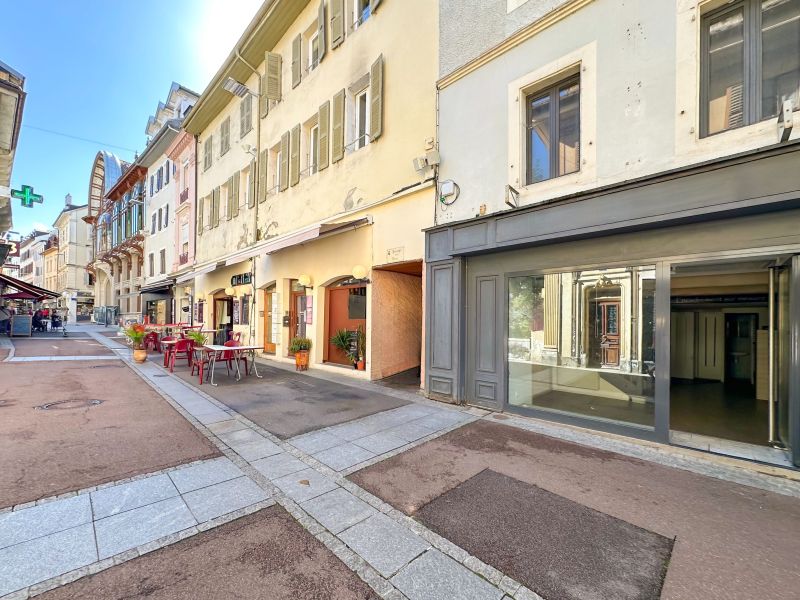 local d'activité en location sur EVIAN LES BAINS (74500) Location Local d'activité Évian-les-Bains 74500 71.39 m²