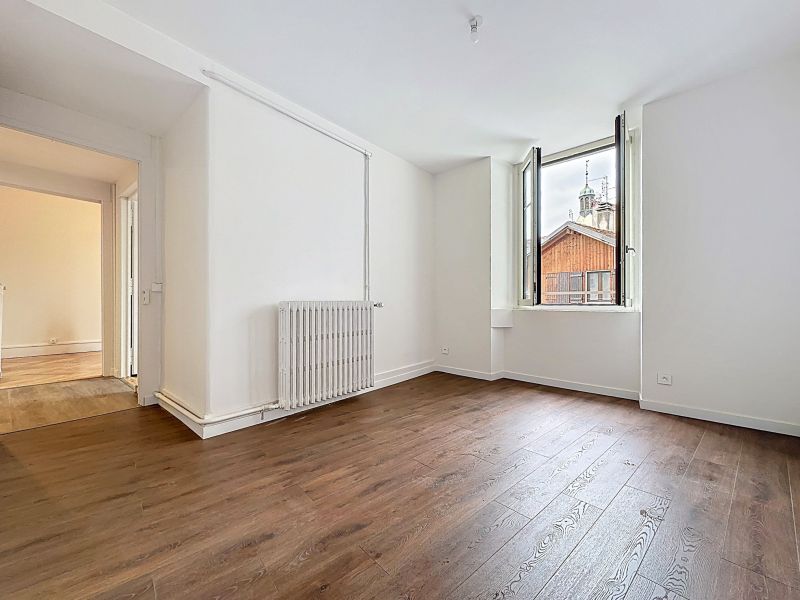 Sale Apartment Évian-les-Bains 74500 85.79 m²