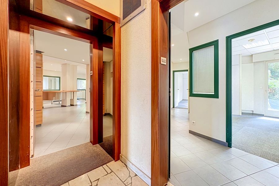 Sale Activity premises Thonon-les-Bains 74200 222.19&nbsp;m²