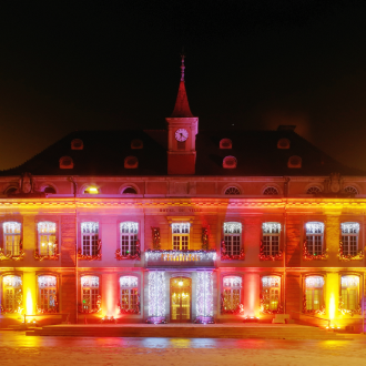 “La Région des Lumières” shining over Evian